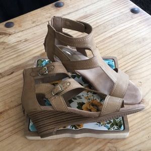 Aerosoles A2 Sandals